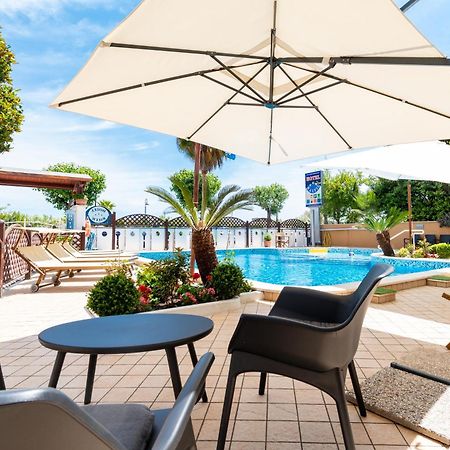 Hotel Baltic Alba Adriatica Εξωτερικό φωτογραφία